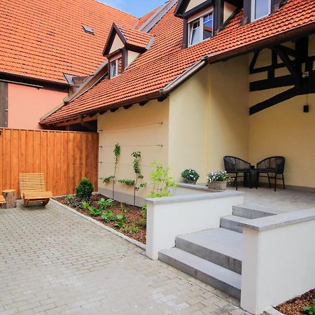 Gasthof Pension Zum Goldenen Hirschen Burgbernheim Bagian luar foto